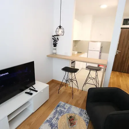 Savada Blue - Na Novom Beogradu Sa Parkingom Doplata 5 Evra Dan Apartamento Belgrado