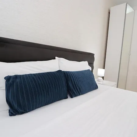 Savada Blue - Na Novom Beogradu Sa Parkingom Doplata 5 Evra Dan アパート ベオグラード